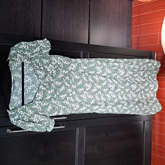 Summer dress - Picture 1 of 2